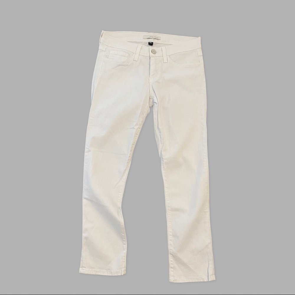 Casual// White jeans